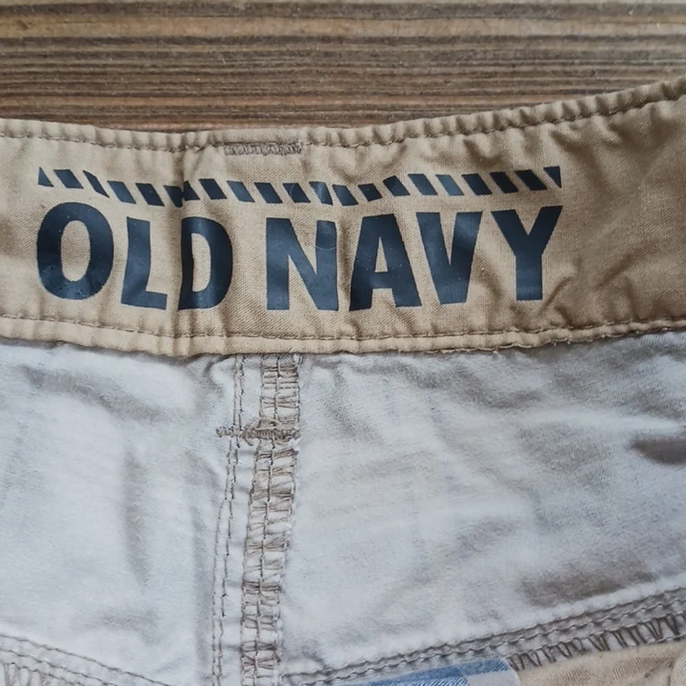 Old Navy men's or boys plaid shorts size 28